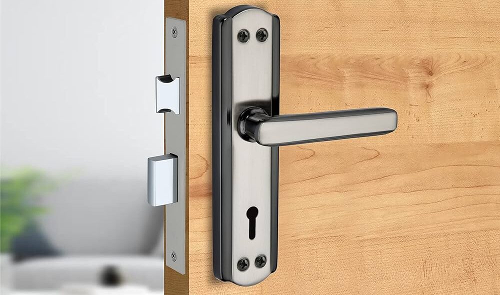 Door handles for mortice lock (vertical type) IS 4992:1975.
